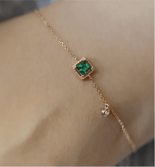 Gemstone Minimalist BraceletOur Gemstone Minimalist Bracelet is designed with sustainability at its core, reflecting a commitment to eco-conscious fashion that doesn’t compromise on elegance. BGemstone Minimalist BraceletPearl & PrismPearl & Prism