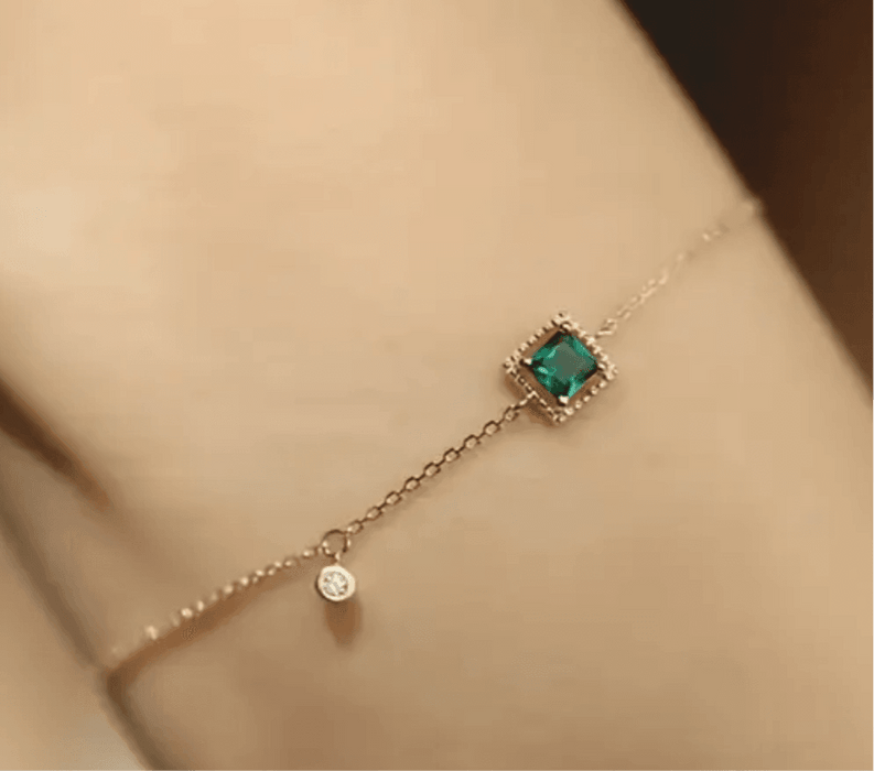 Gemstone Minimalist BraceletOur Gemstone Minimalist Bracelet is designed with sustainability at its core, reflecting a commitment to eco-conscious fashion that doesn’t compromise on elegance. BGemstone Minimalist BraceletPearl & PrismPearl & Prism