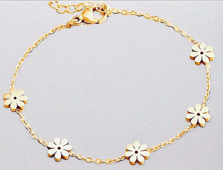 Golden Daisy Bracelet with daisy motifs, made from recycled gold.